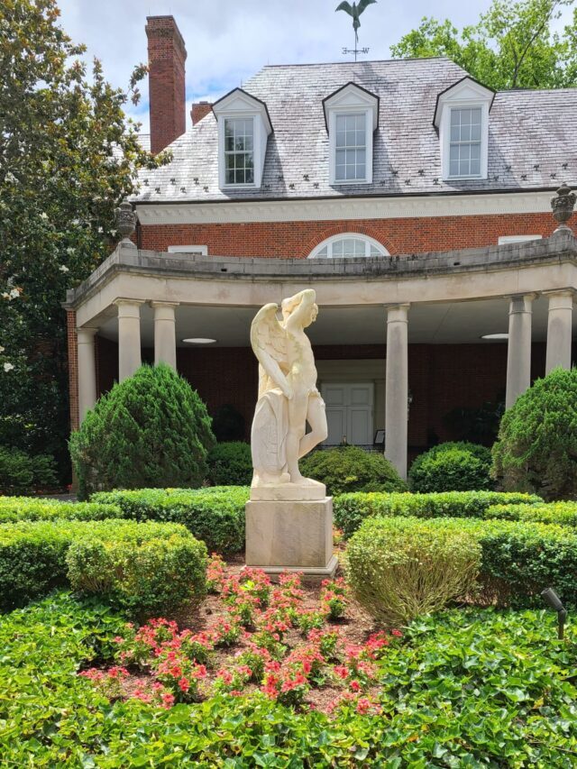 Explore Hillwood Estate in Wasington, DC